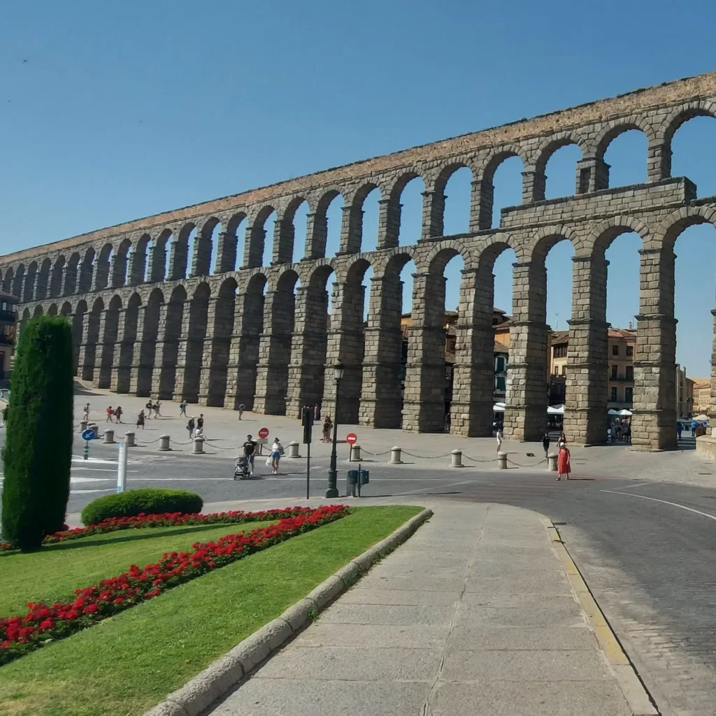 akwedukt 1 1024x1024 - Segovia słynie z rzymskiego akweduktu