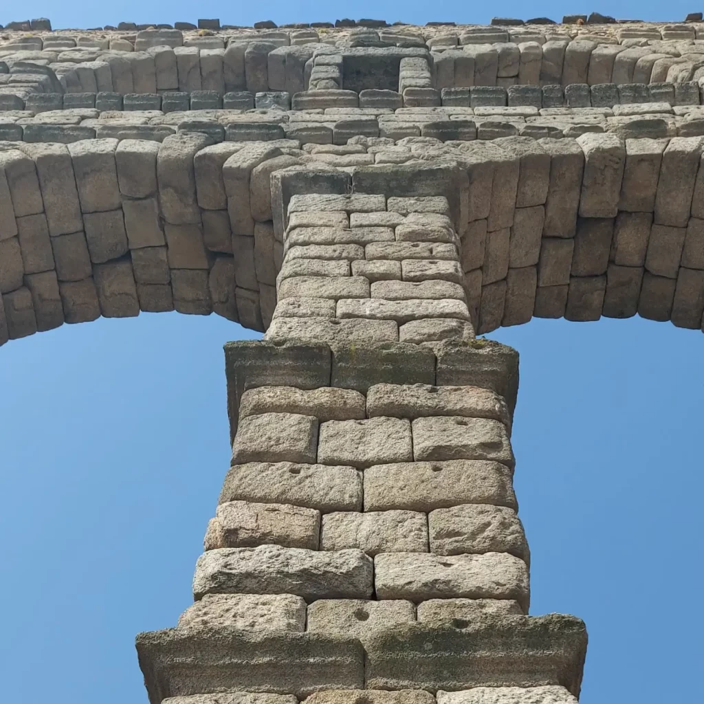 akwedukt 2 1024x1024 - Segovia słynie z rzymskiego akweduktu
