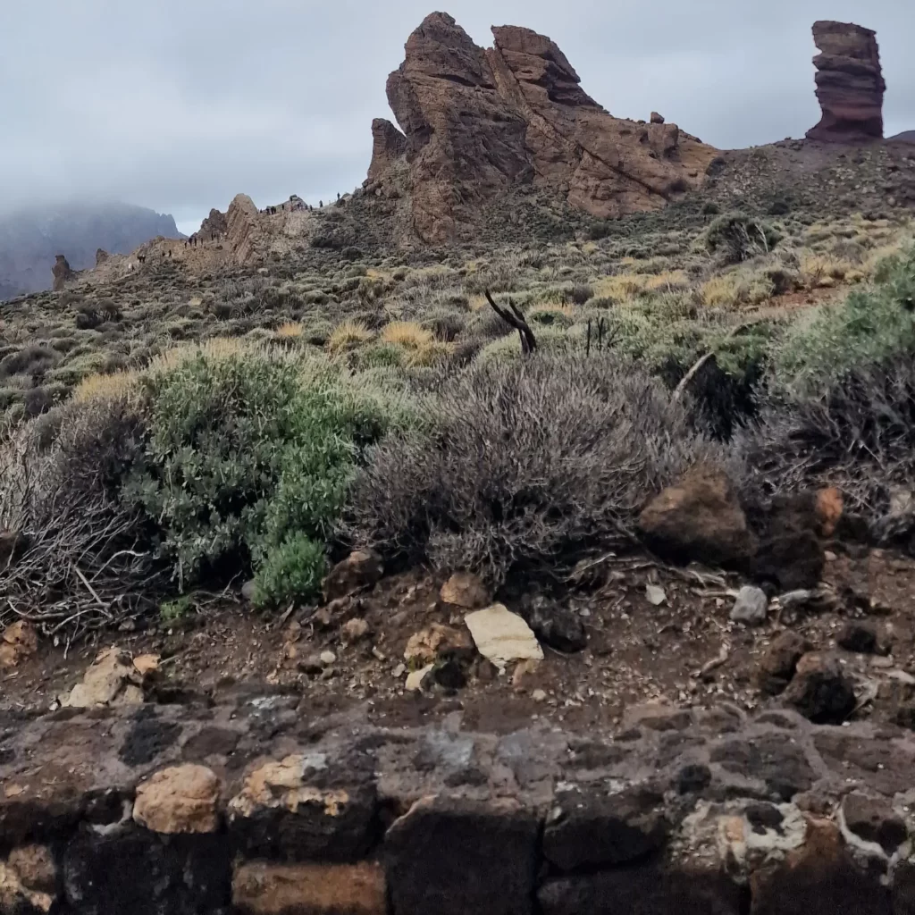 formy skalne Park Narodowy el Teide Teneryfa 1024x1024 - Relaks z widokiem na Ocean Atlantycki — Teneryfa - co warto?