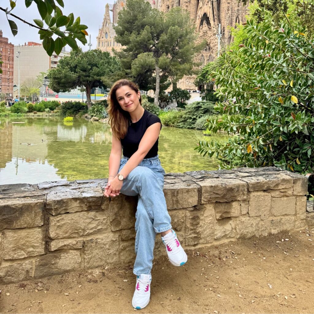 Sama do Barcelony. „Nie miałam planu, ale miałam ChatGPT” Kasia bcn katedra 1 1024x1024 - Sama do Barcelony. „Nie miałam planu, ale miałam ChatGPT”